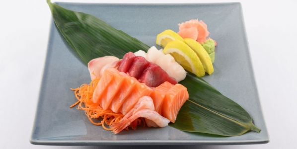 Sashimi Mix (18pcs) - CapoSushi | Sushi & Japanese Food Delivery in Monaco